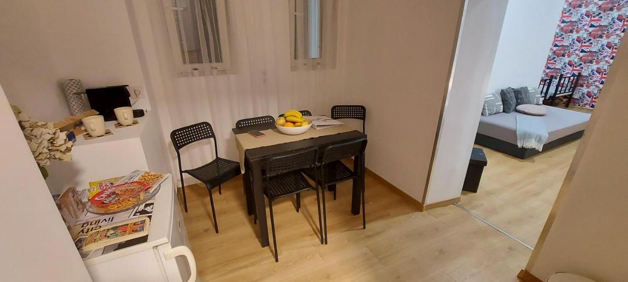 London Fog In The Party District Apartman Budapest